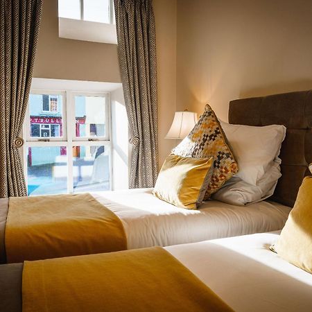 Kingston'S Townhouse Hotel Килорглин Стая снимка